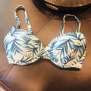 Bikini top! Size L.